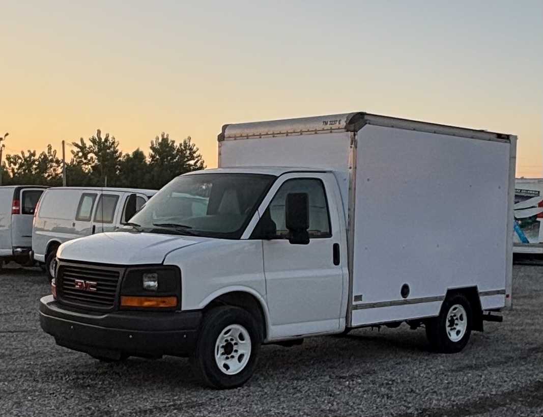 Used 2013 10 ' Box Truck for sale
