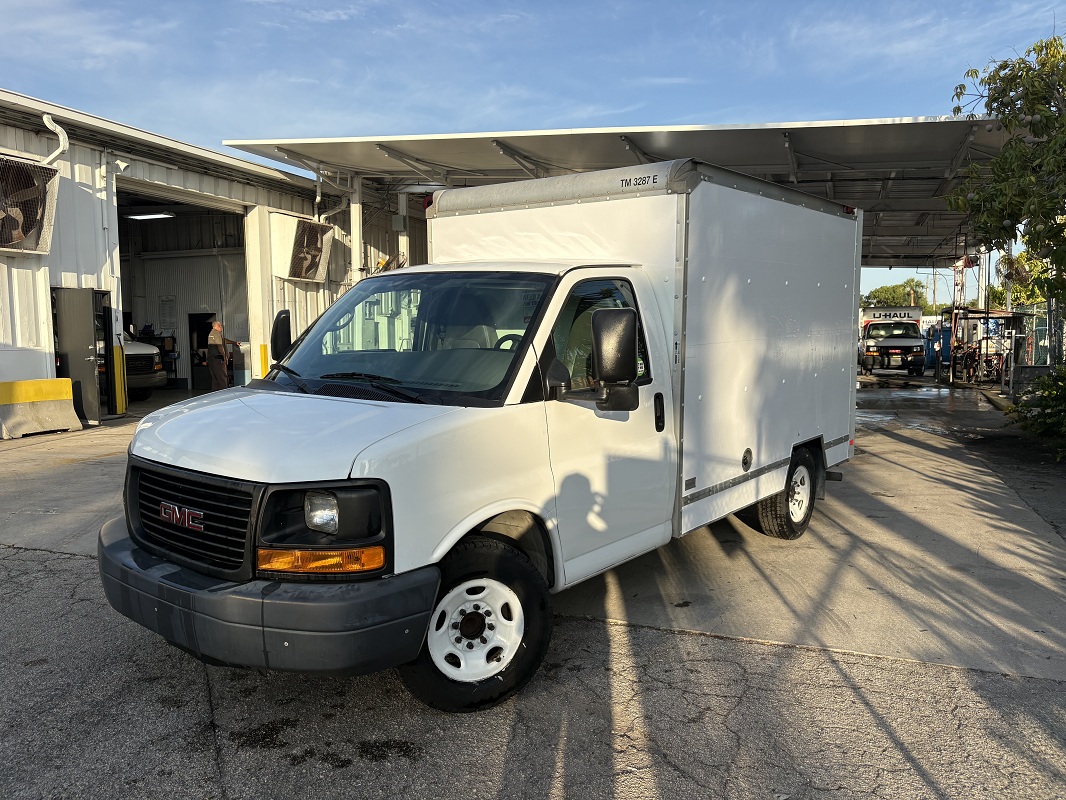 Used 2013 10 ' Box Truck for sale