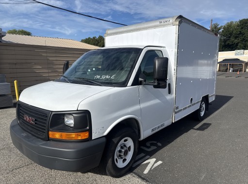 Used 2013 10 ' Box Truck for sale