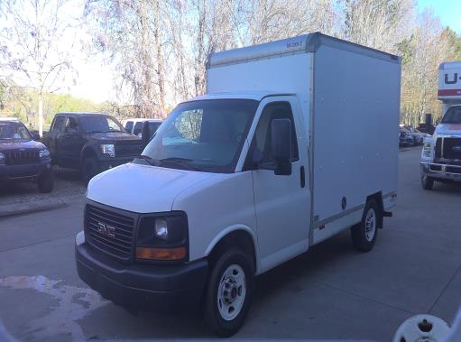 Camion usagé avec fourgon 2013 10 pi à vendre