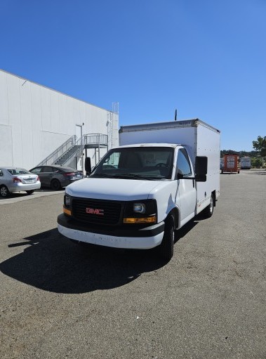 Used 2012 10 ' Box Truck for sale
