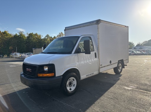 Camion usagé avec fourgon 2013 10&nbsp;pi à vendre