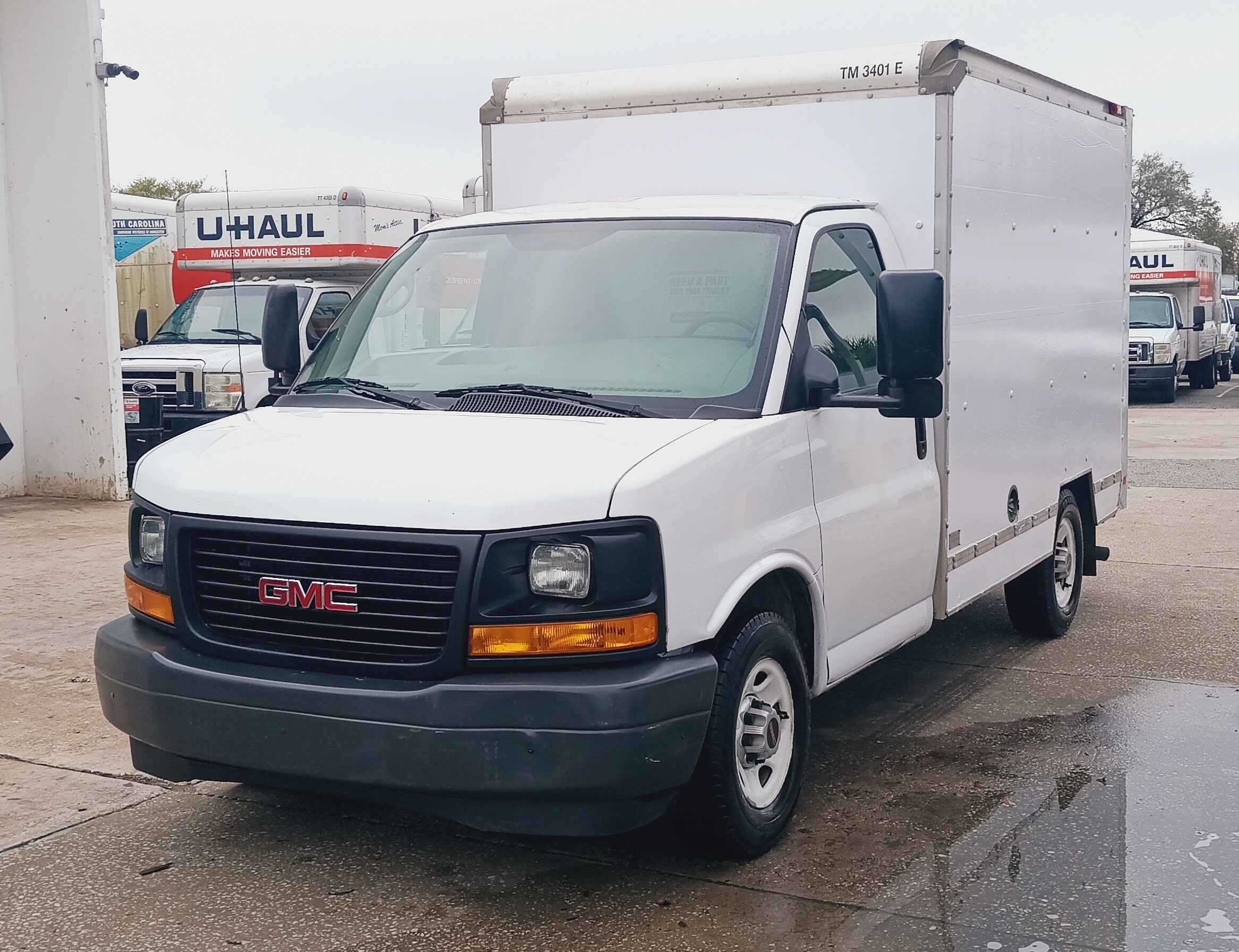 Used 2013 10 ' Box Truck for sale