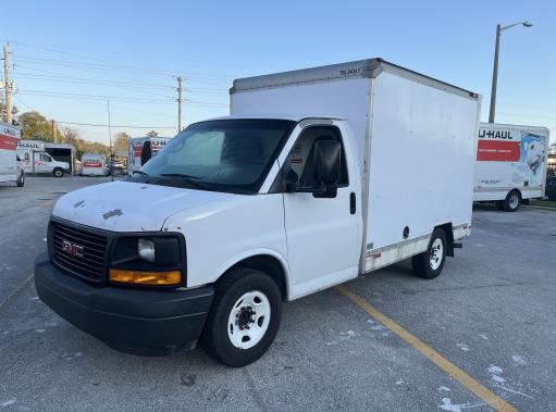 Camion usagé avec fourgon 2012 10 pi à vendre