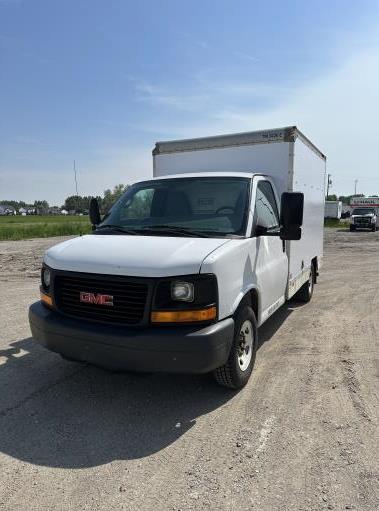 Used 2013 10 ' Box Truck for sale
