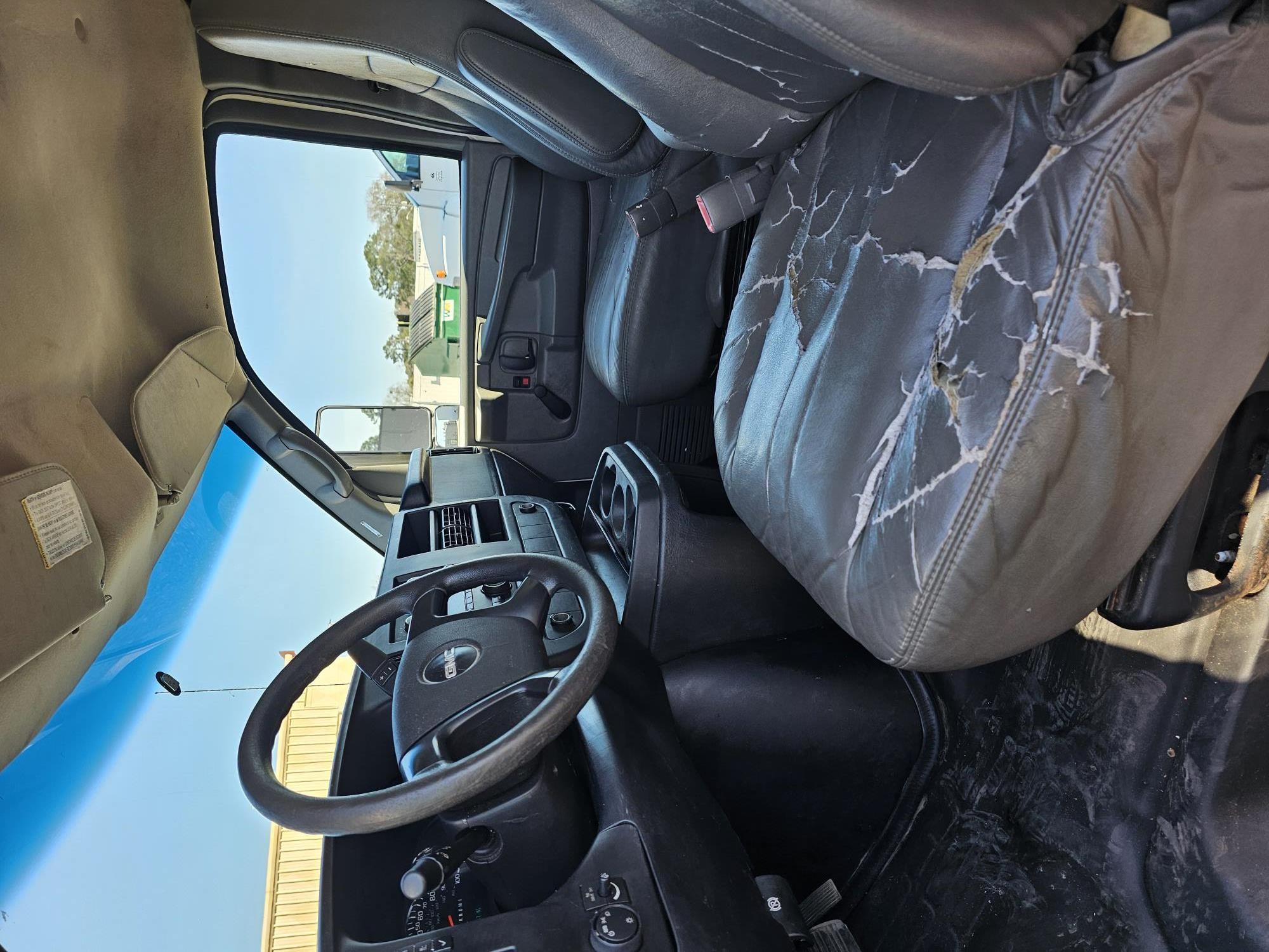 2012 10' Box Truck for Sale in Jacksonville, FL 32244 UHaul Truck Sales