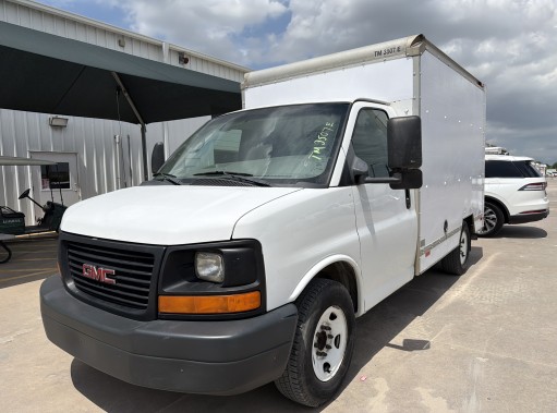 Used 2013 10 ' Box Truck for sale