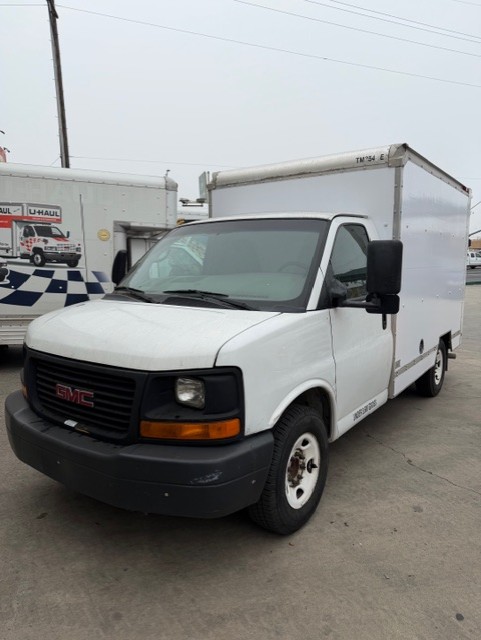 Used 2013 10 ' Box Truck for sale