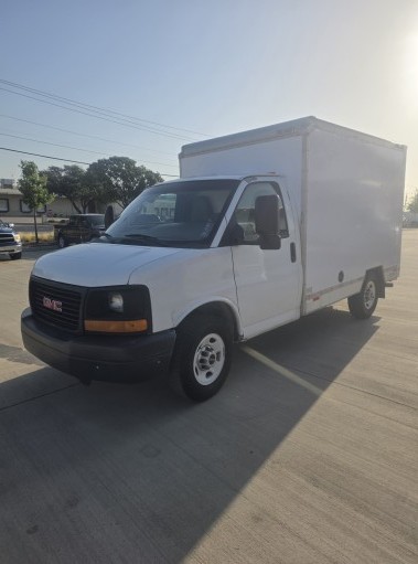 Used 2012 10 ' Box Truck for sale