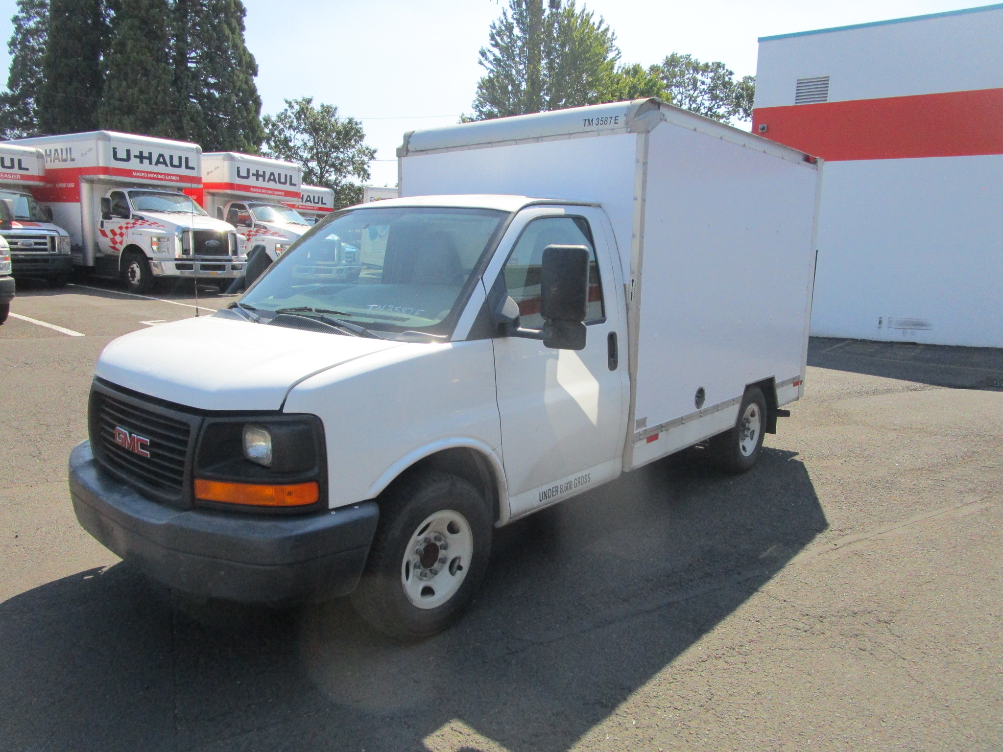 Used 2013 10 ' Box Truck for sale
