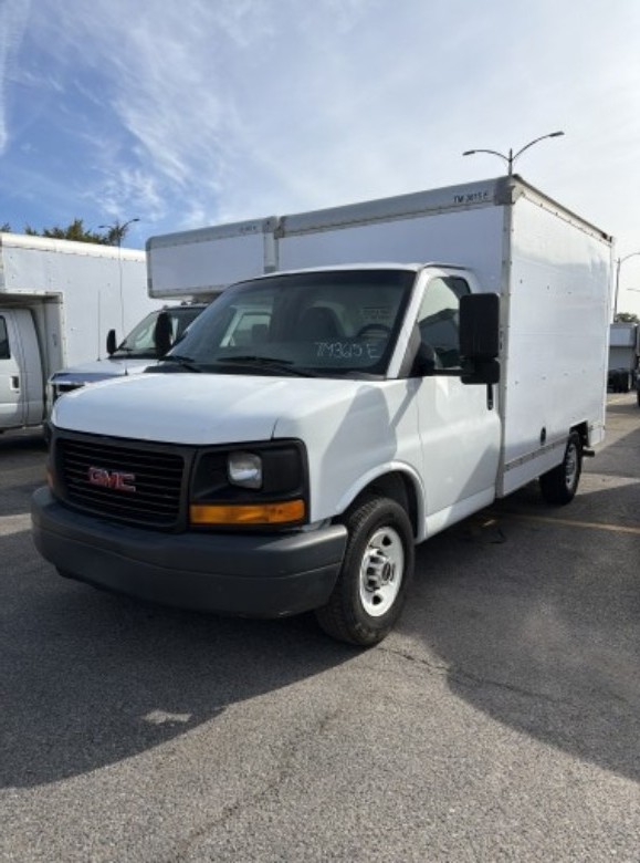 Used 2013 10 ' Box Truck for sale
