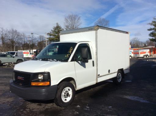 Camion usagé avec fourgon 2012 10 pi à vendre