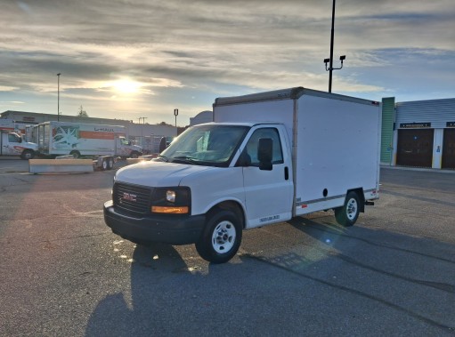 Camión con caja de 201210 ft usado a la venta