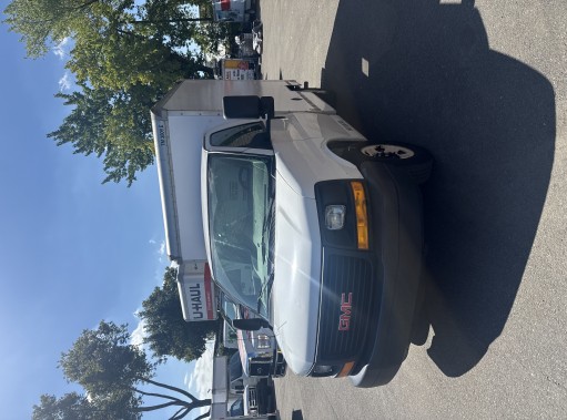Camion usagé avec fourgon 2013 10&nbsp;pi à vendre