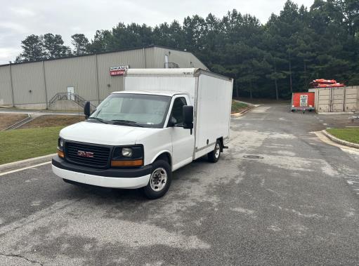 Camión con caja de 201210 ft usado a la venta