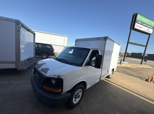 Used 2012 10 ' Box Truck for sale