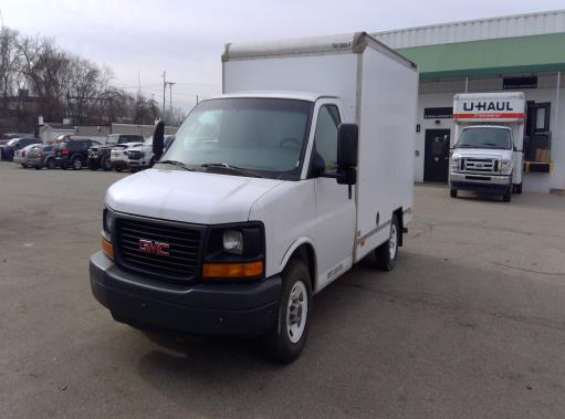 Camion usagé avec fourgon 2012 10 pi à vendre