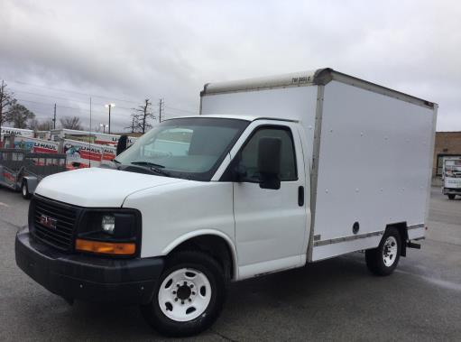 Camión con caja de 201310 ft usado a la venta
