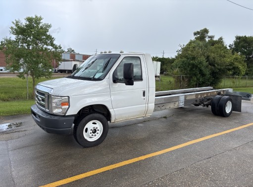 Used 2011 20 ' Cab and Chassis for sale