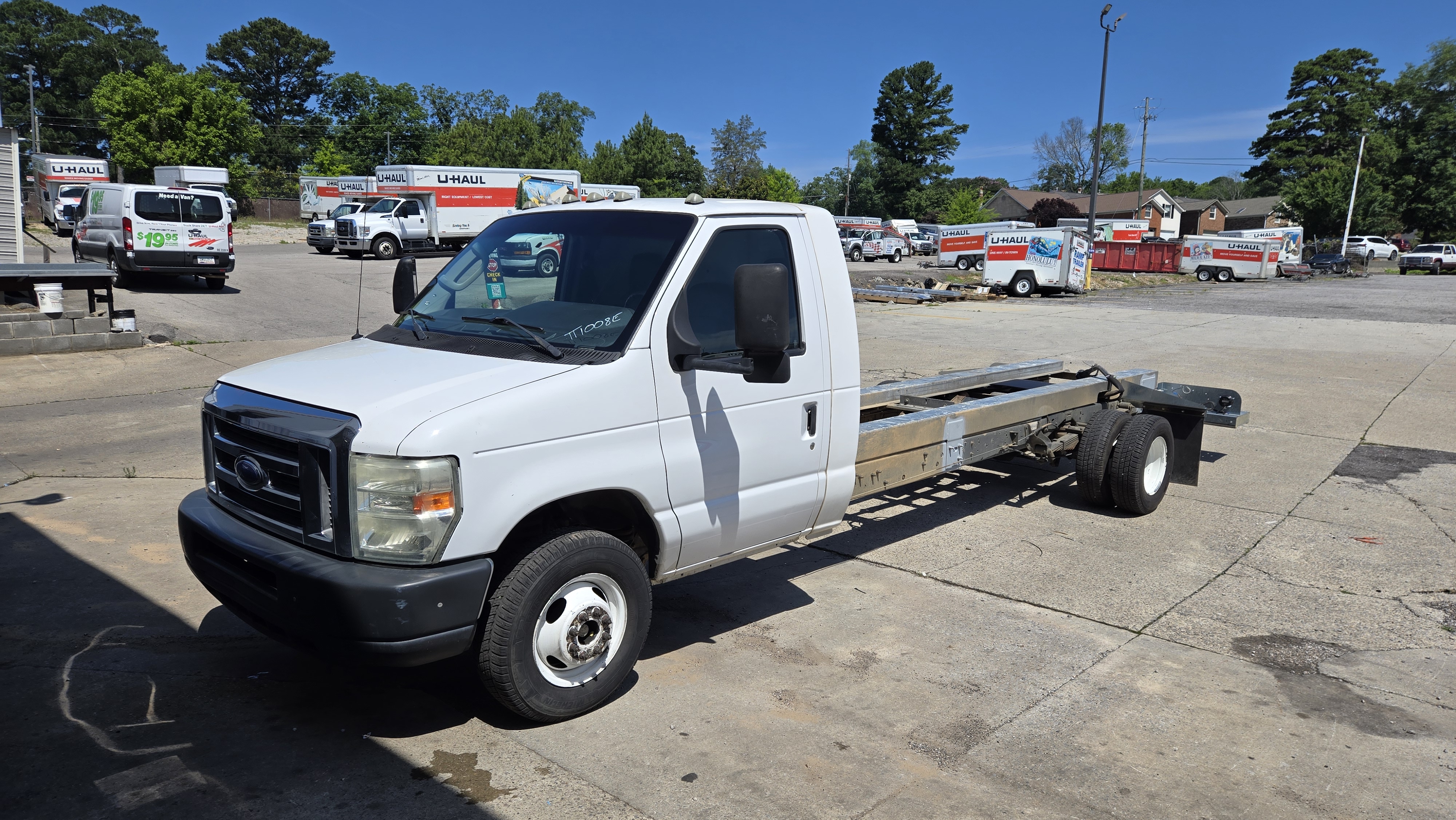 Used 2012 20 ' Cab and Chassis for sale