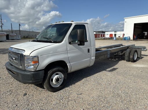 Used 2012 20 ' Cab and Chassis for sale