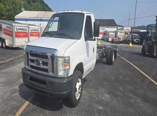 Used 2012 20 ' Cab and Chassis for sale
