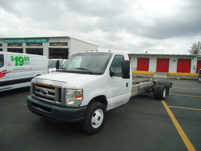 Used 2014 20 ' Cab and Chassis for sale