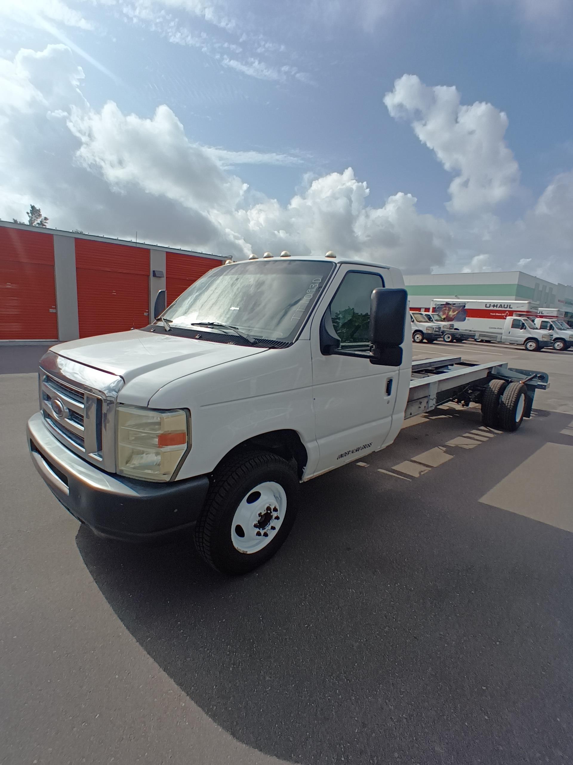 Used 2011 20 ' Cab and Chassis for sale