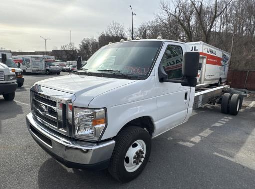 Used 2011 20 ' Cab and Chassis for sale