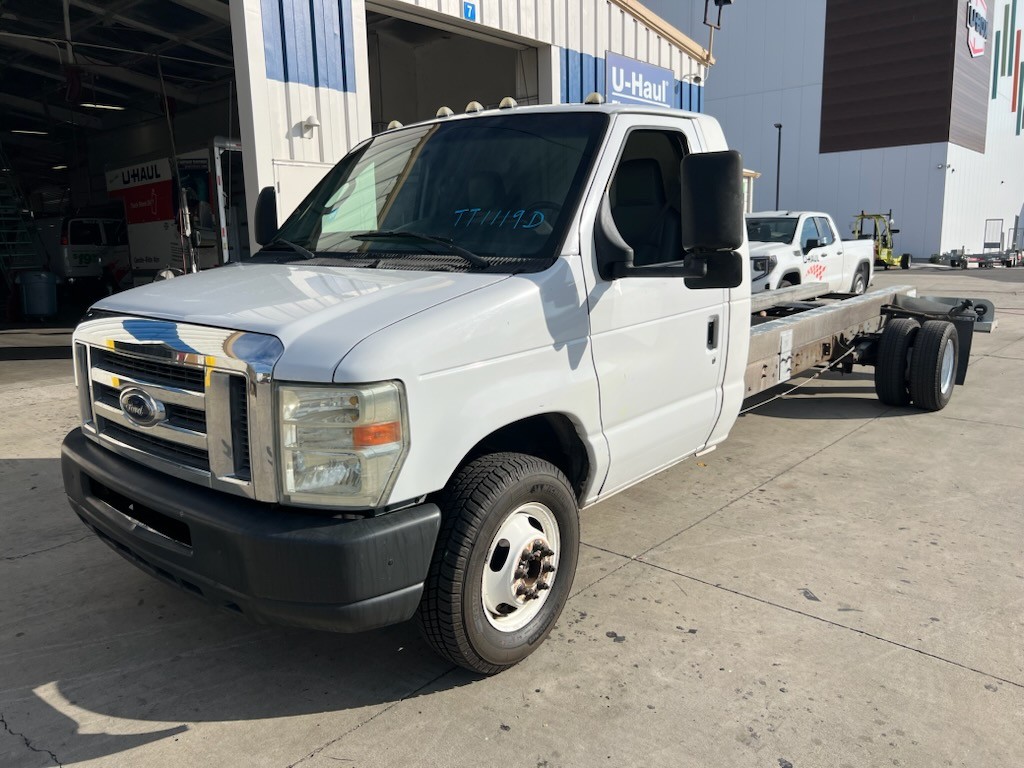 Used 2011 20 ' Cab and Chassis for sale