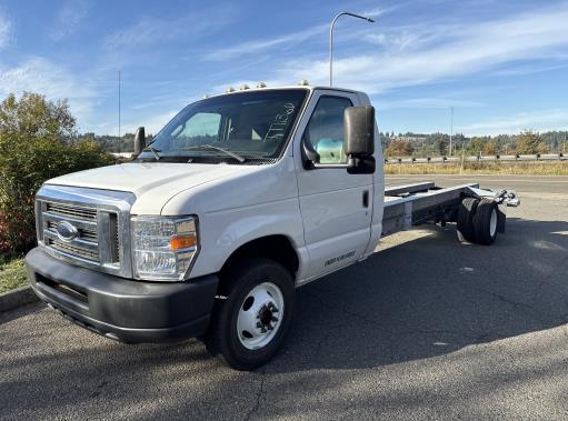 Used 2011 20 ' Cab and Chassis for sale