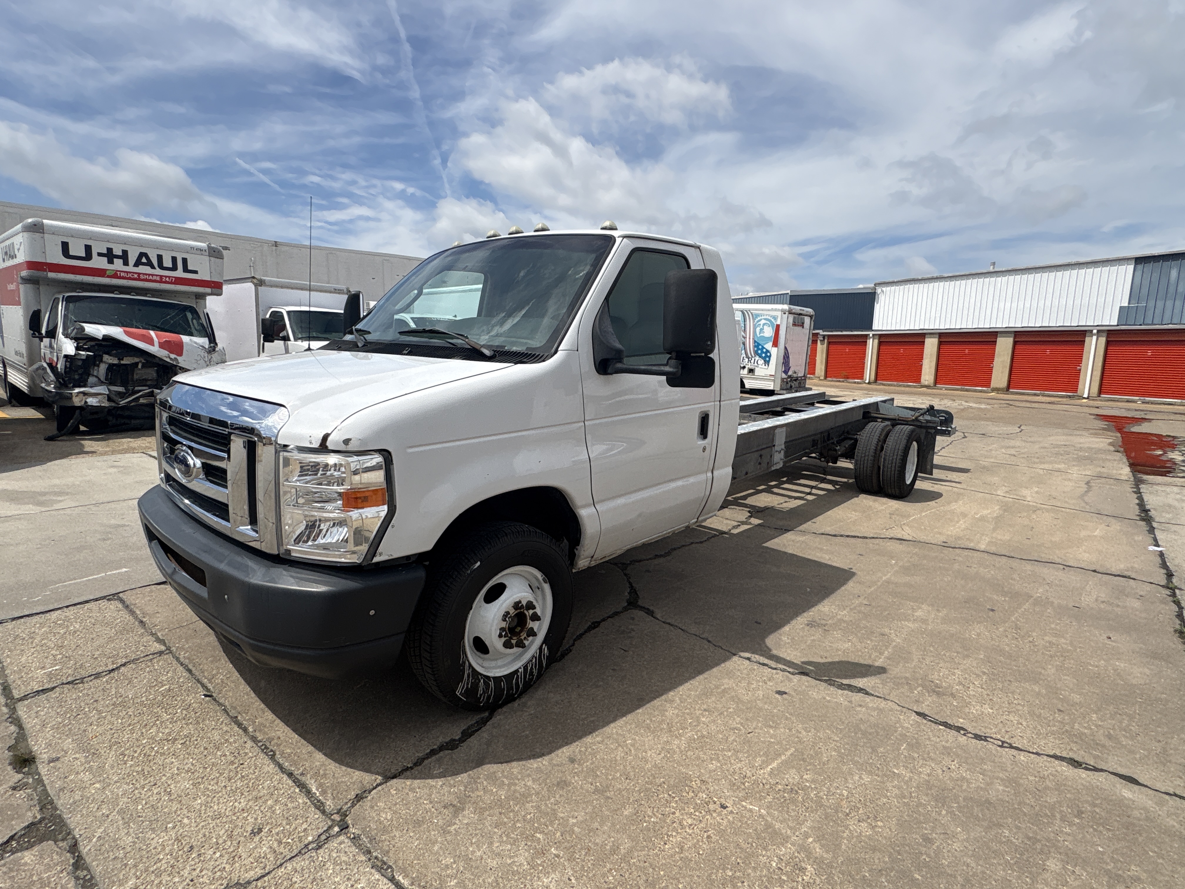 Used 2011 20 ' Cab and Chassis for sale