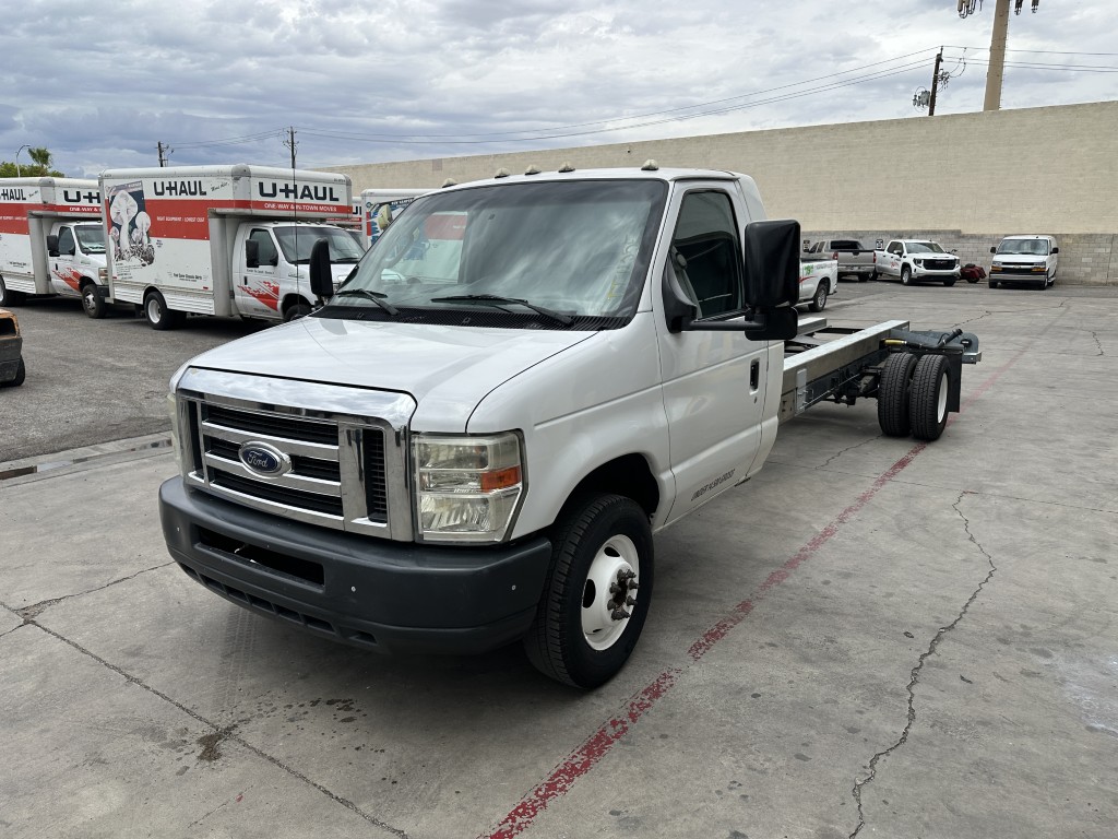 Used 2012 20 ' Cab and Chassis for sale