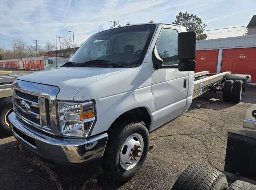 Used 2011 20 ' Cab and Chassis for sale