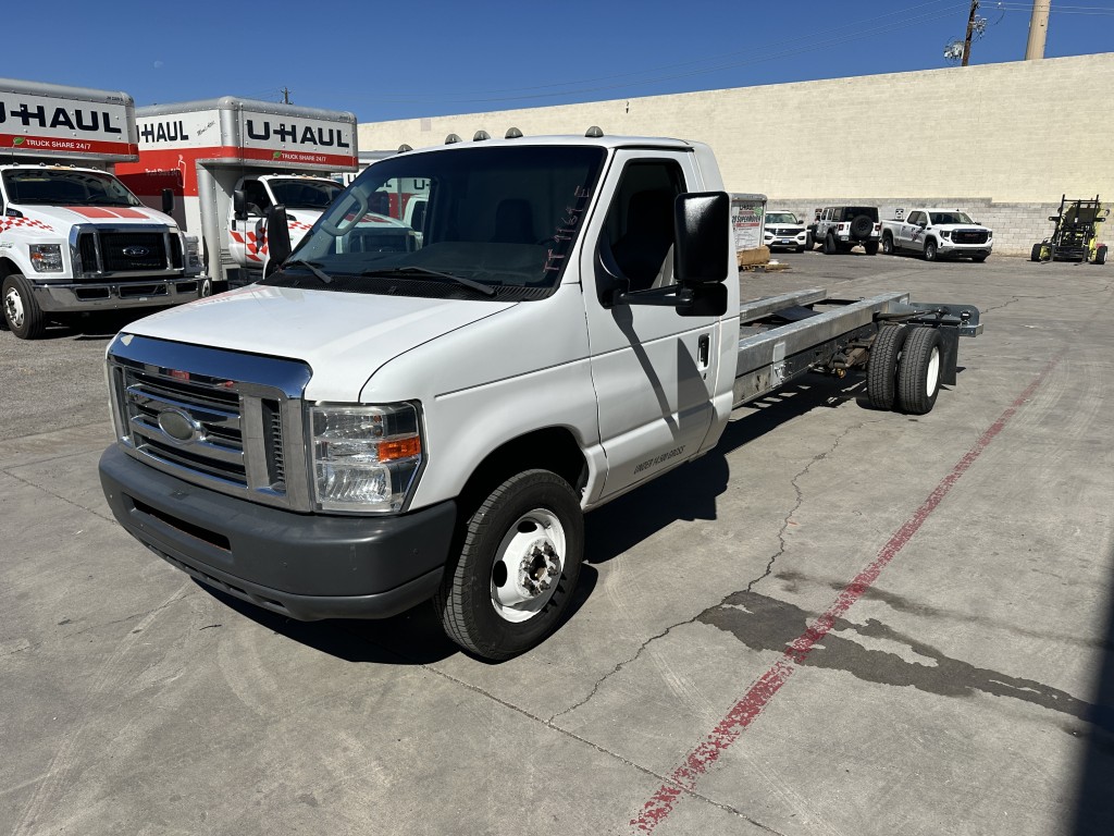 Used 2012 20 ' Cab and Chassis for sale
