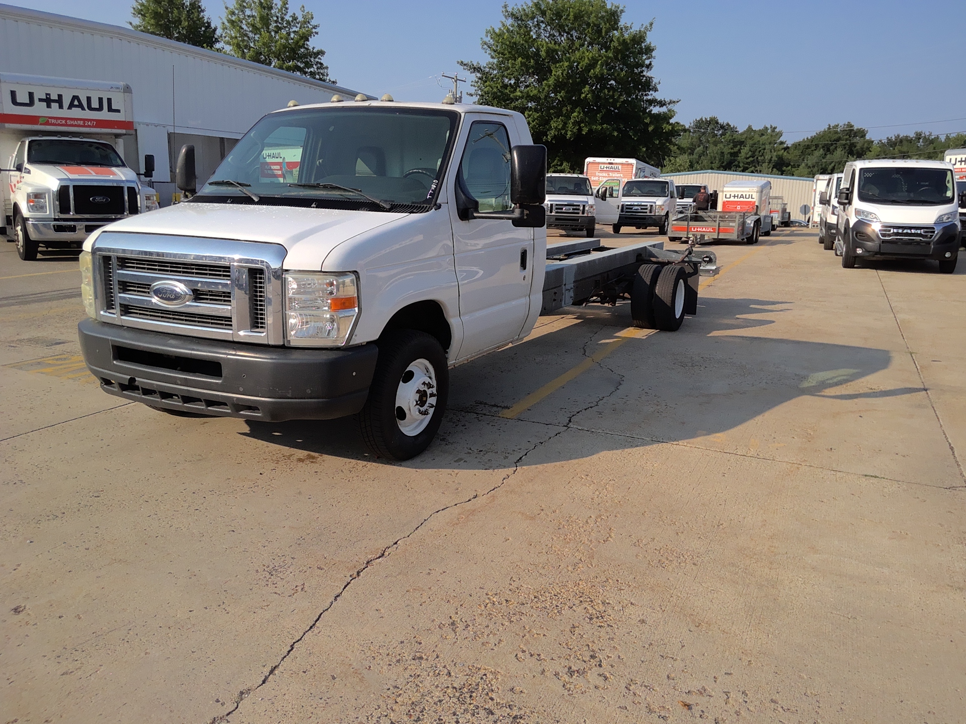 Used 2011 20 ' Cab and Chassis for sale