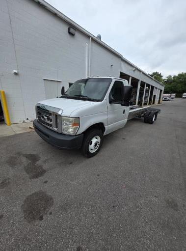 Used 2011 20 ' Cab and Chassis for sale