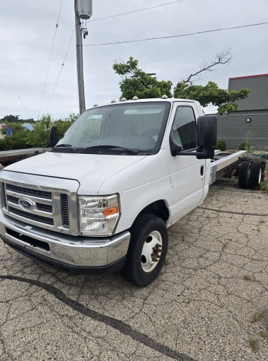 Used 2011 20 ' Cab and Chassis for sale