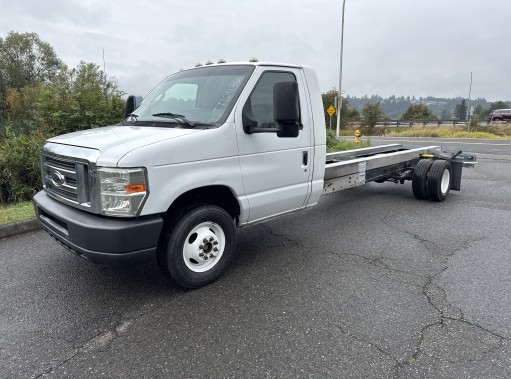 Used 2011 20 ' Cab and Chassis for sale