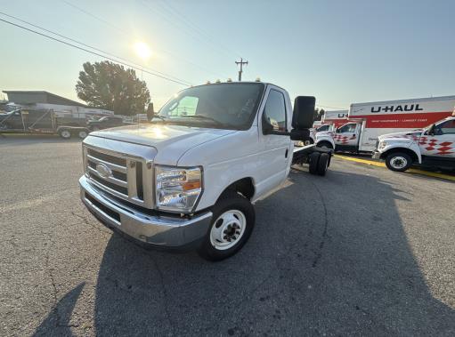 Used 2011 20 ' Cab and Chassis for sale