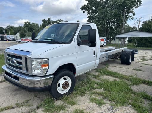 Used 2011 20 ' Cab and Chassis for sale