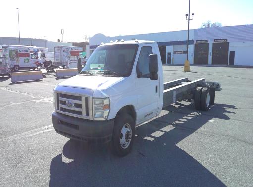 Used 2011 20 ' Cab and Chassis for sale