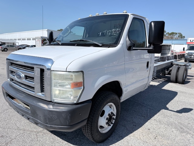 Used 2011 20 ' Cab and Chassis for sale