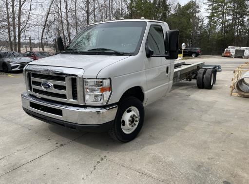 Used 2011 20 ' Cab and Chassis for sale
