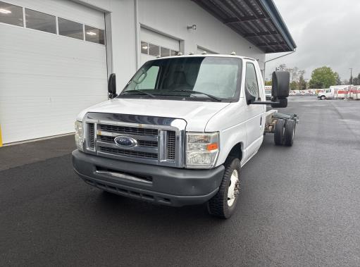 Used 2012 20 ' Cab and Chassis for sale