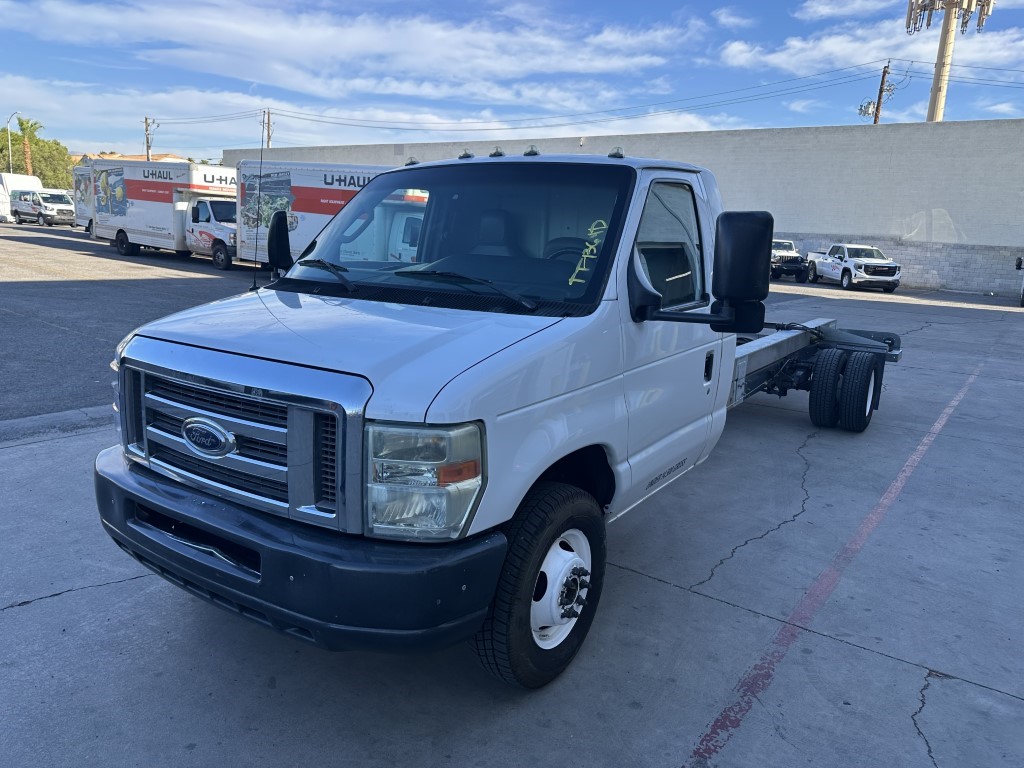 Used 2011 20 ' Cab and Chassis for sale