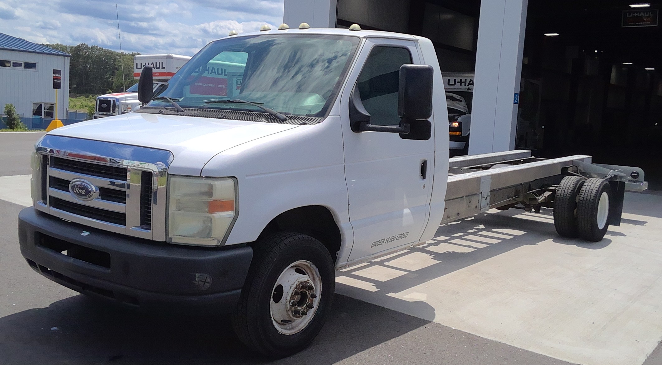 Used 2011 20 ' Cab and Chassis for sale