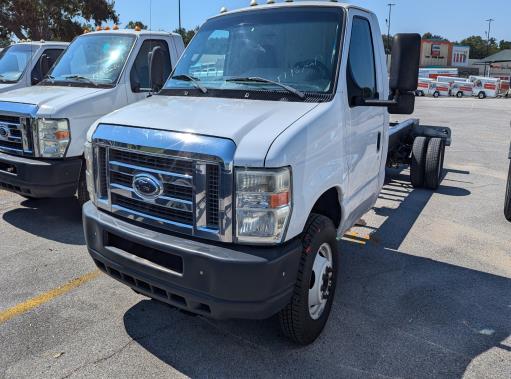 Used 2011 20 ' Cab and Chassis for sale