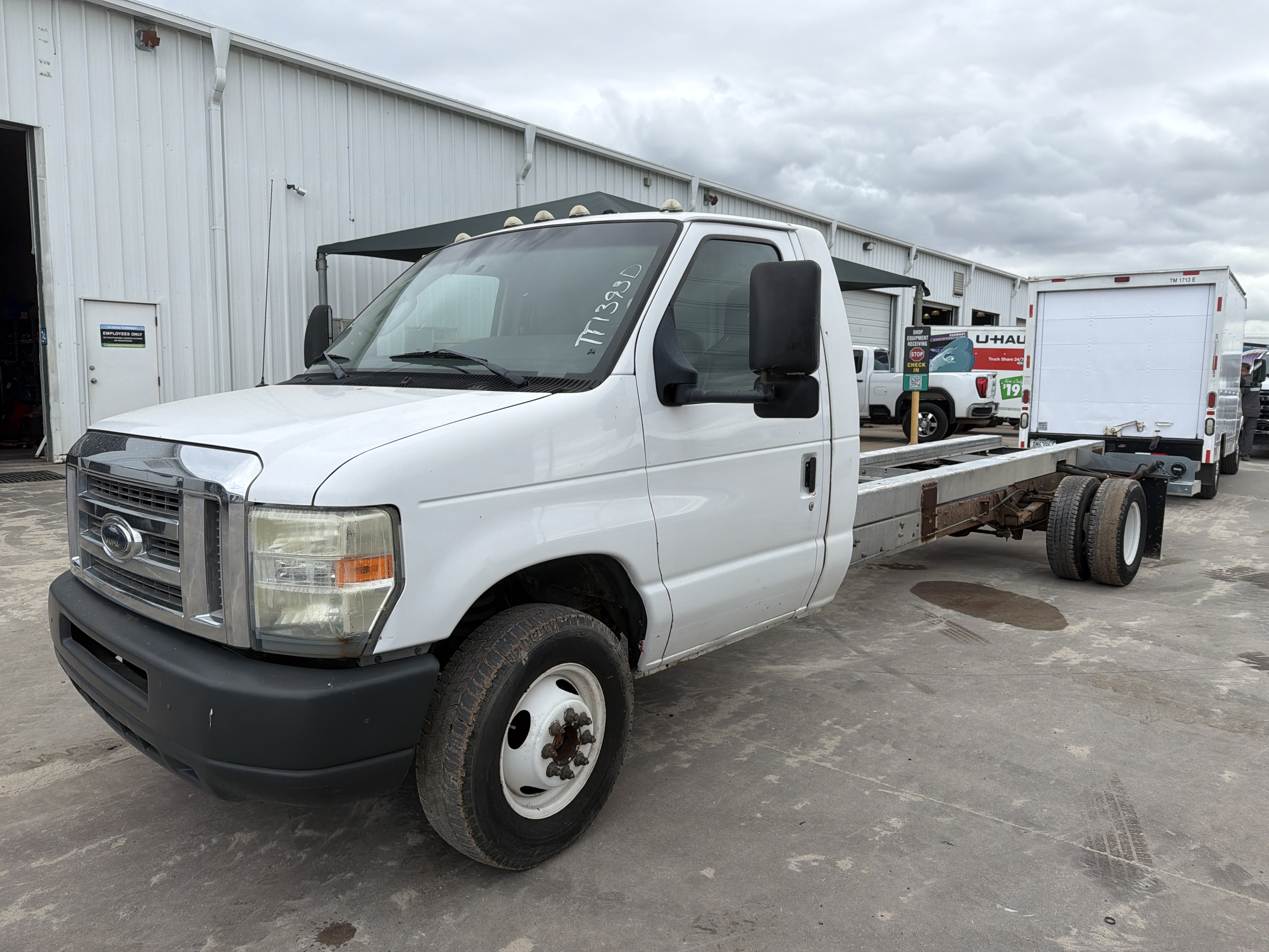 Used 2011 20 ' Cab and Chassis for sale