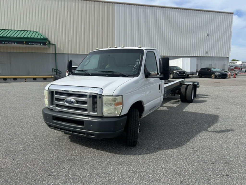 Used 2011 20 ' Cab and Chassis for sale